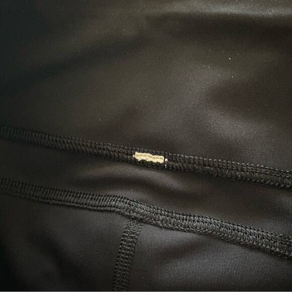 Lululemon Size 6 Mind Over Miles Crop (17" ) Leggings
Good Condition - Picture 8 of 8